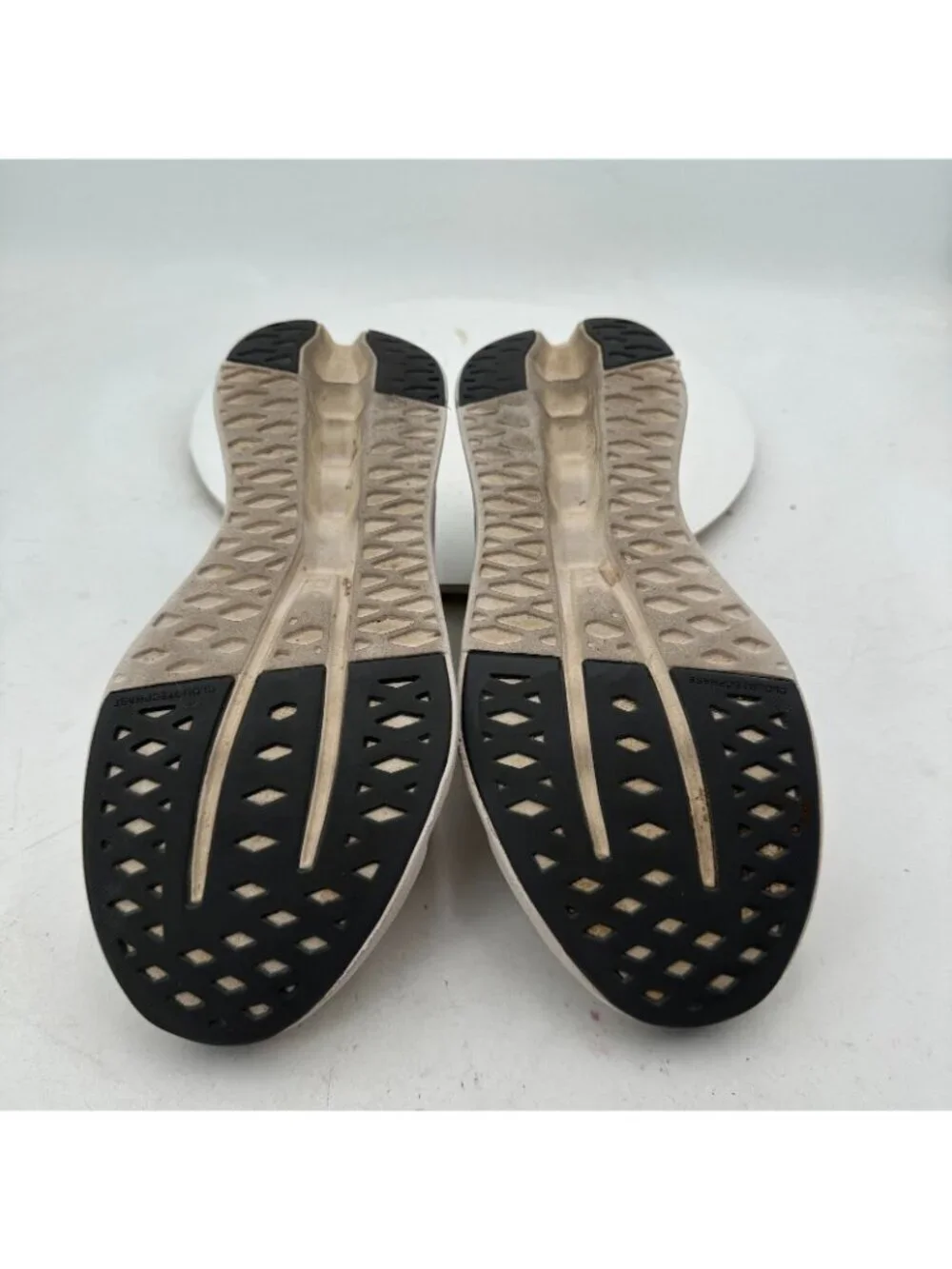 On Cloudsurfer Swiss Engineering Women Size 10 3WD10440664 White Frost Shoes